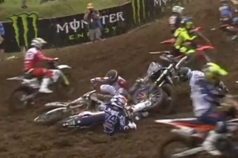 WM-Leader Kay de Wolf stürzte in der ersten Kurve nach dem Start