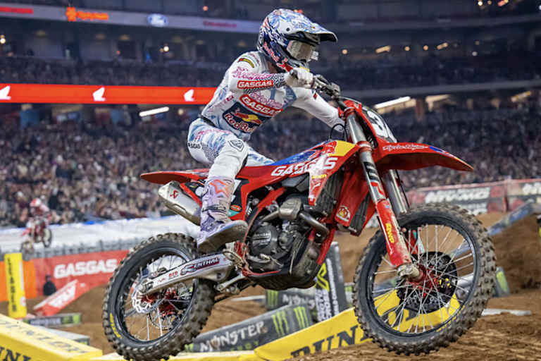 Auch Ryder DiFrancesco stürzte in Glendale