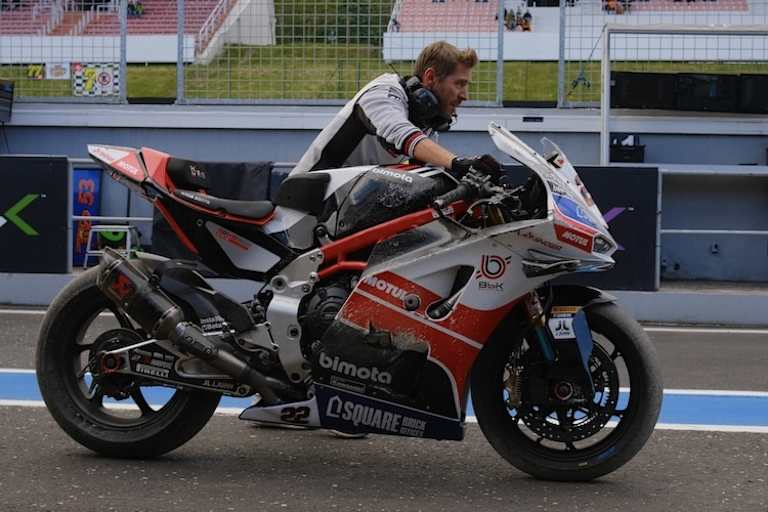 Alex Lowes stürzte in Kurve 20