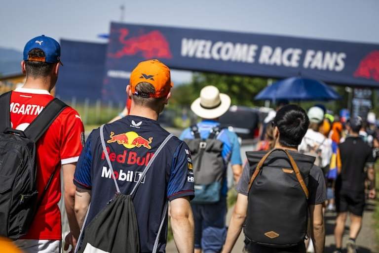 Die Fans können mit verschiedenen Verkehrsmitteln an die Strecke kommen