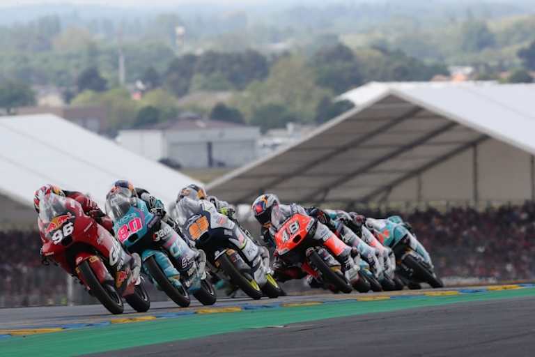 Dani Holgado führt die WM aktuell an. Hinter dem Spanier ein ganzer Zug von KTM, CFMOTO, Husqvarna und GASGAS-Racern