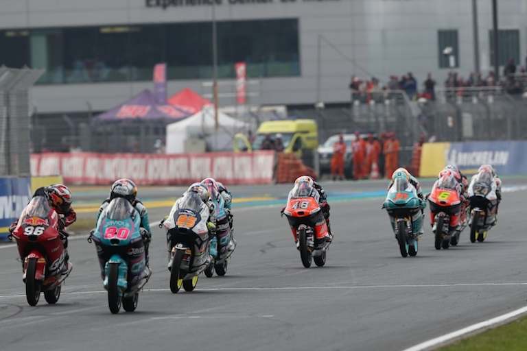 Moto3-Zielankunft: Alonso knapp vor WM-Leader Holgado und Husqvarna-Pilot Veijer