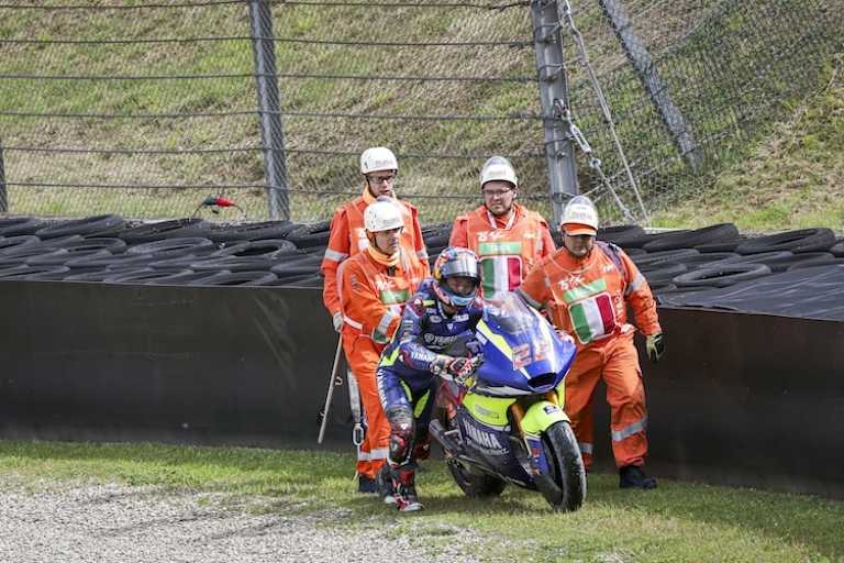 Der Moto3-Vizelweltmeister von 2023 wie so oft neben seiner Moto2-Kalex