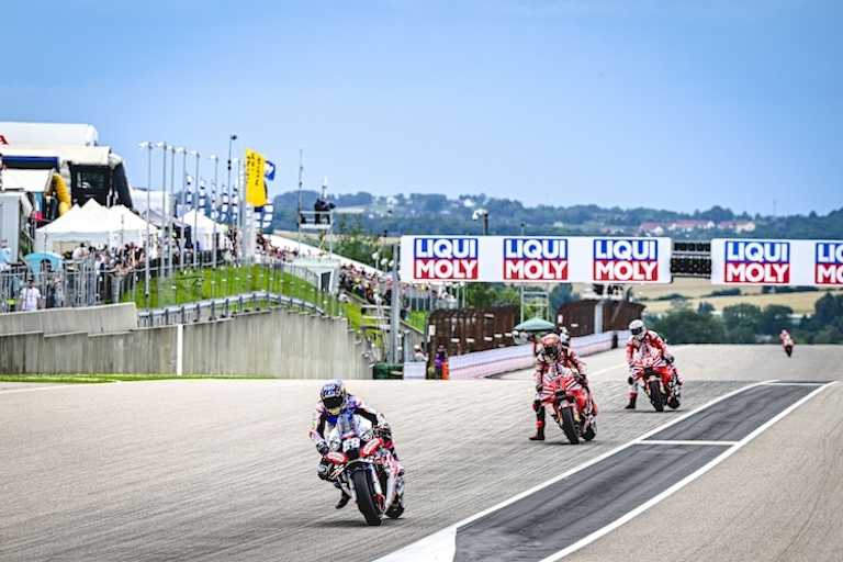 Miguel Oliveira im Kampf um den Sprint-Sieg am Sachsenring