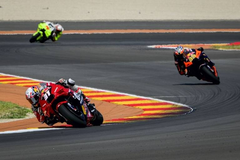 Rookie Acosta hielt sich in Aragon wieder vor Brad Binder (4.)