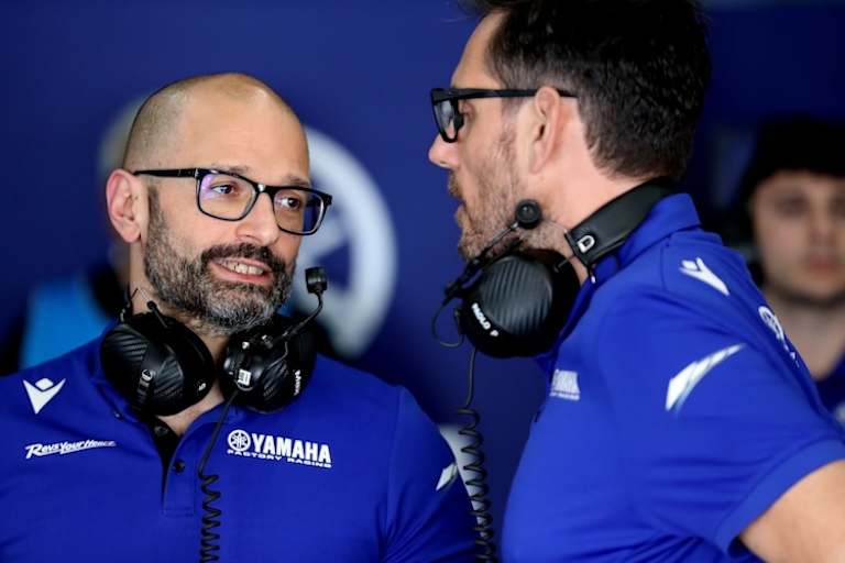 Max Bartolini (li.) mit Yamaha-Sportchef Paolo Pavesio