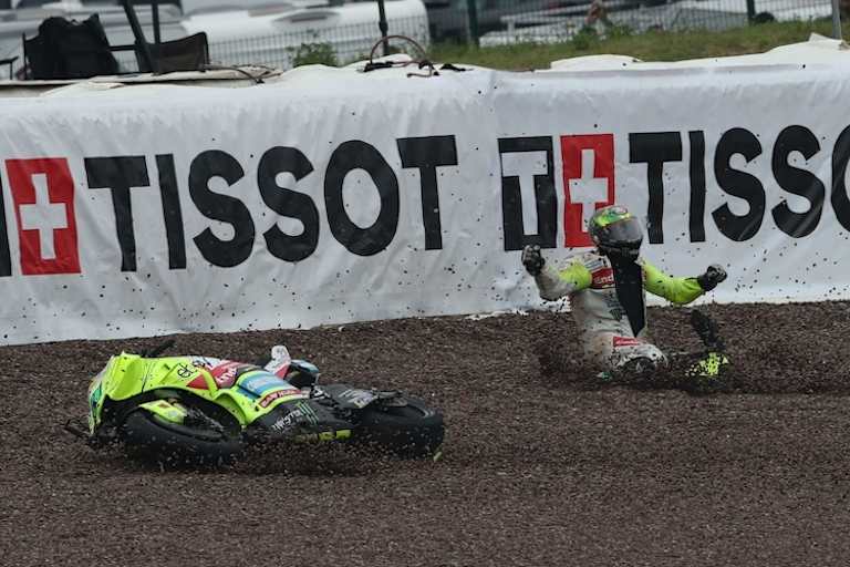 Einschlag: Nach diesem Sturz in Sachsen verpasste der Römer drei Rennen