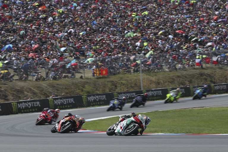 Bis zur Rennhälfte fuhr Zarco in den Top-10, fiel dann aber zurück