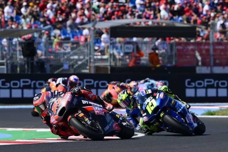 Harter Zweikampf zwischen Manuel Gonzalez und Diogo Moreira