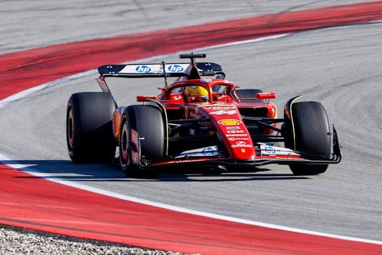 Lewis Hamilton drehte am zweiten Pirelli-Testtag in Barcelona 74 Runden