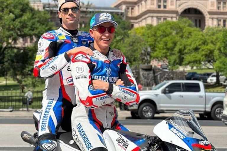 Startklar in den USA. Das Trackhouse-Aprilia Duo Oliveira und Fernández