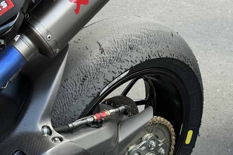 Der Hinterreifen von Philipp Öttls Ducati