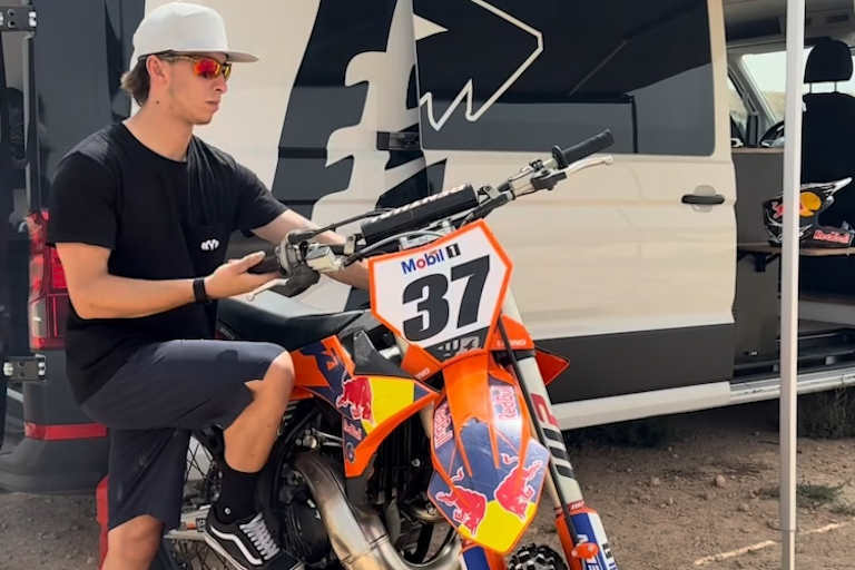 Pedro Acosta mit seiner Motocross-KTM