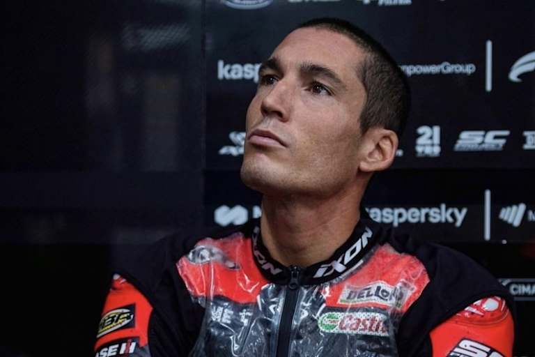 Nur wenige Monate später rasierte er seine blonden Haare jedoch wieder ab