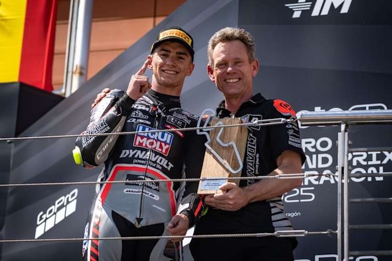 Sieger David Munoz mit Intact-Teamchef Peter Öttl