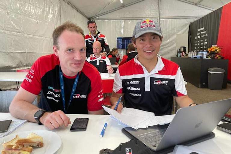 Jari-Matti Latvala (li) und Takamoto Katsuta