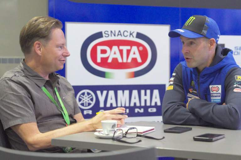 Johnny Rea (re.) mit SPEEDWEEK.com-Chefredakteur Ivo Schützbach