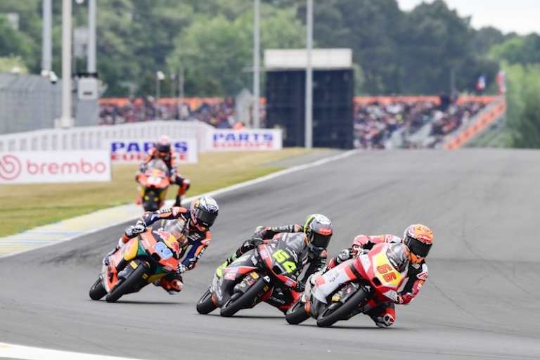 Joel Kelso führte das Moto3-Rennen in Le Mans die meiste Zeit an