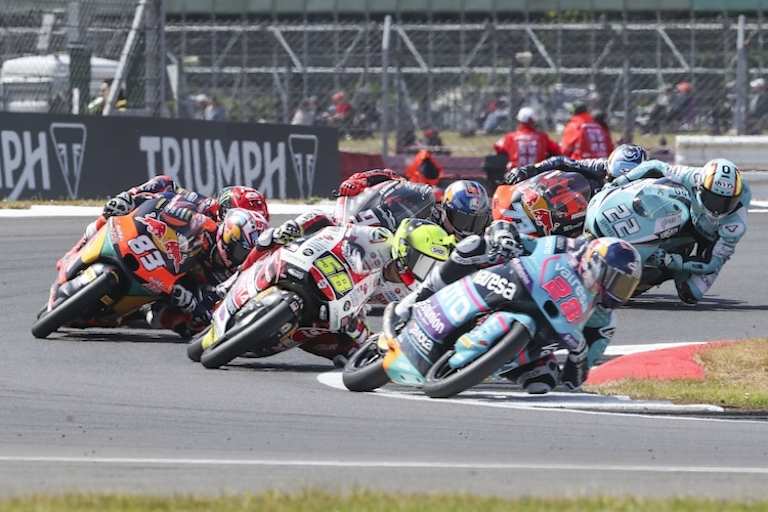 Luca Lunetta auf der Jagd nach dem Führenden Maximo Quiles