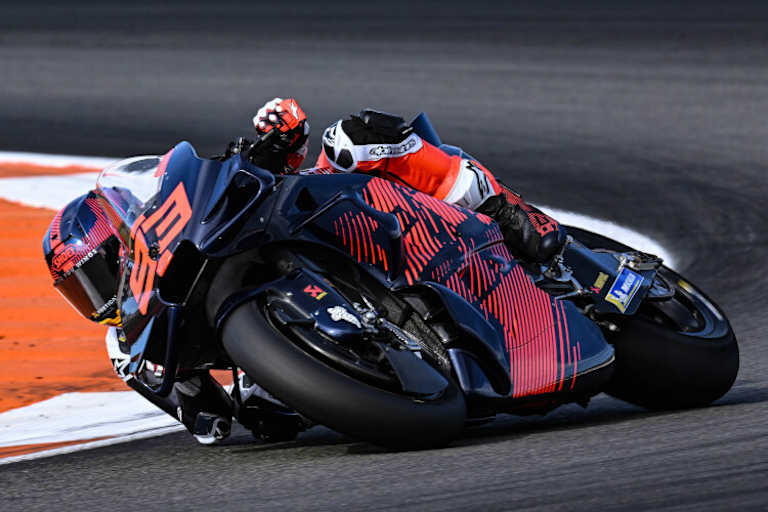 Im Vergleich dazu Márquez beim Valencia-Test auf der Gresini-Ducati