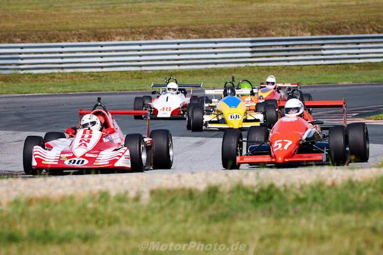 Auch osteuropäische Formelfahrzeuge gehen an den Start