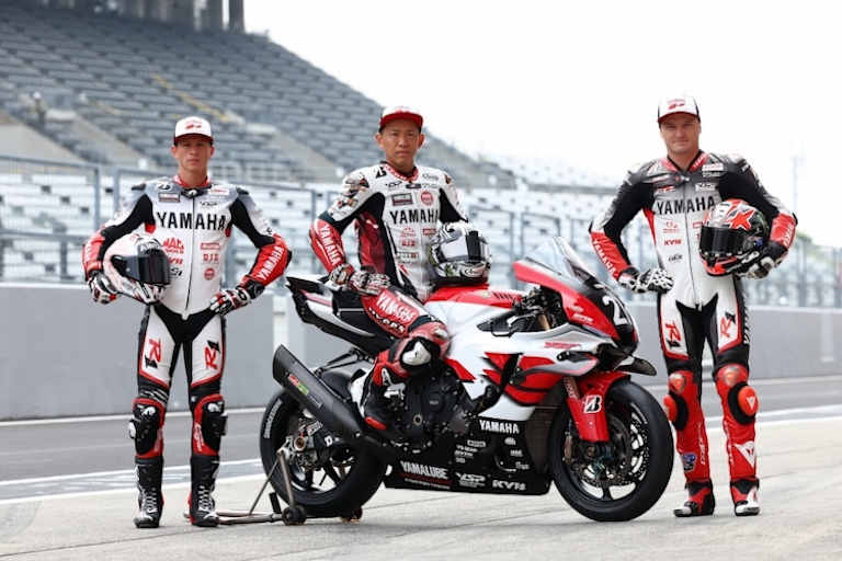 Jack Miller mit seinen Kollegen Katsuyuki Nakasuga (M.) und Andrea Locatelli (l.)