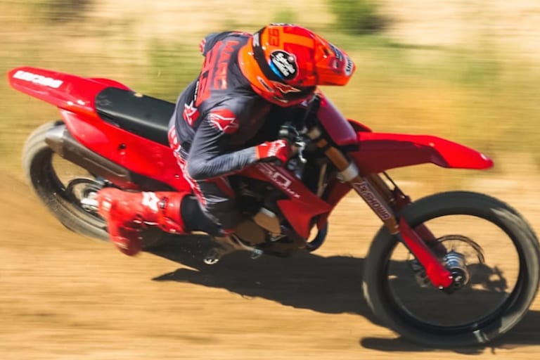 Marc Marquez mit der neuen Desmo450 MX