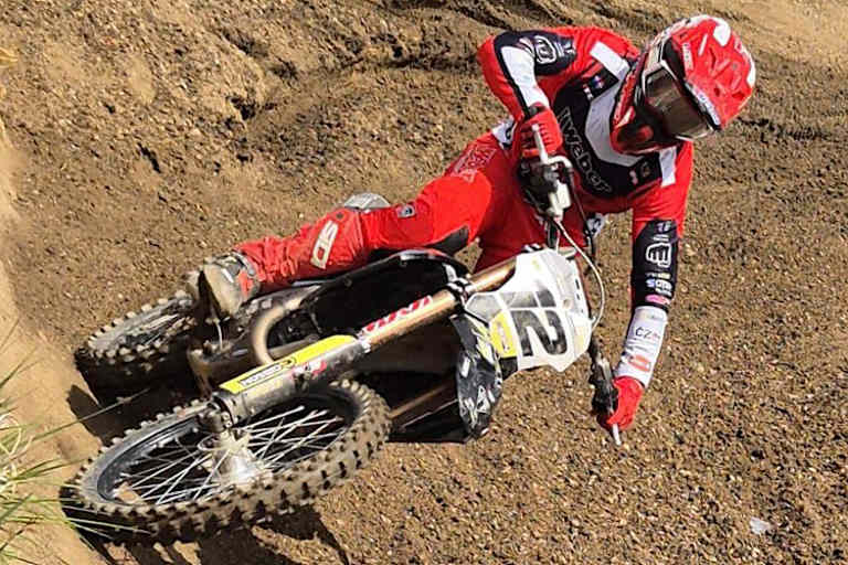 Max Nagl (#12) gewann in Loket beide Läufe