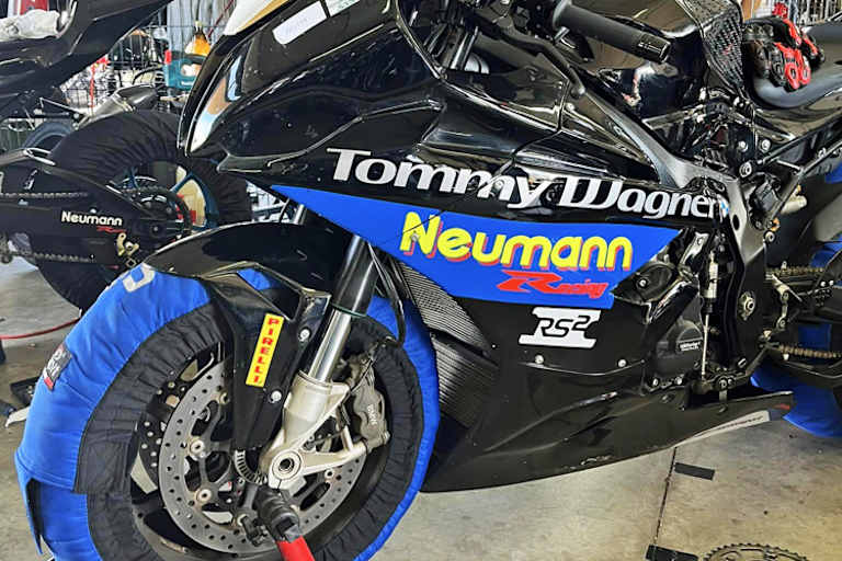 Neues Pro Superstock 1000-Team