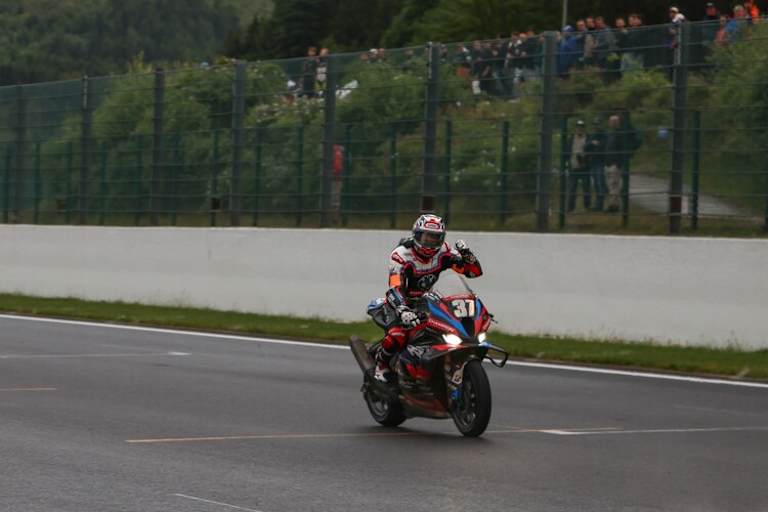 Steven Odendaal brachte die Werks-BMW auf Platz 2 ins Ziel