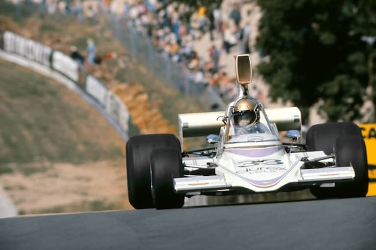 Der Schotte Richard Scott mit seinem Lola T400 beim Formel-5000-Rennen von Brands Hatch 1975