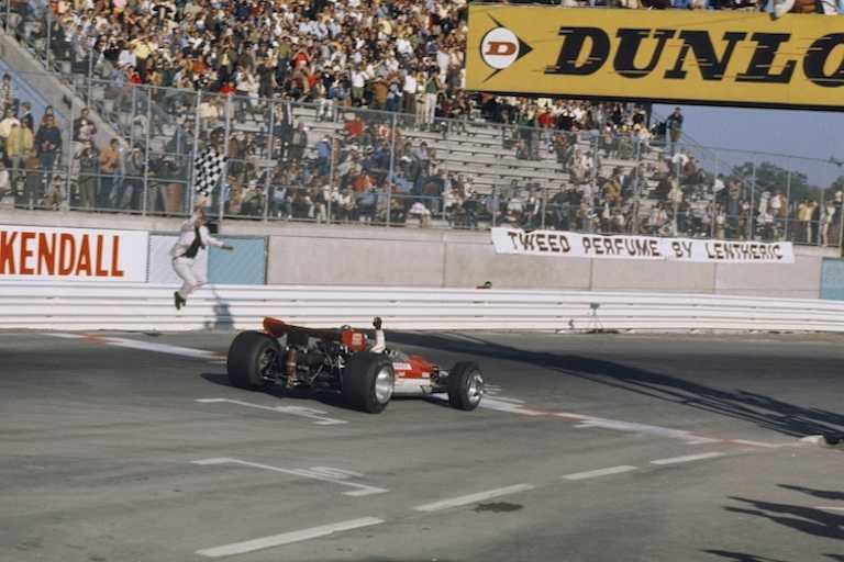 Rindt kreuzte die Ziellinie mit 47 Sekunden Vorsprung auf den Zweiten