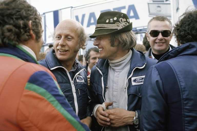 Kranefuss im Gespräch mit Jochen Mass (Vordergrund) und Hans Heyer.