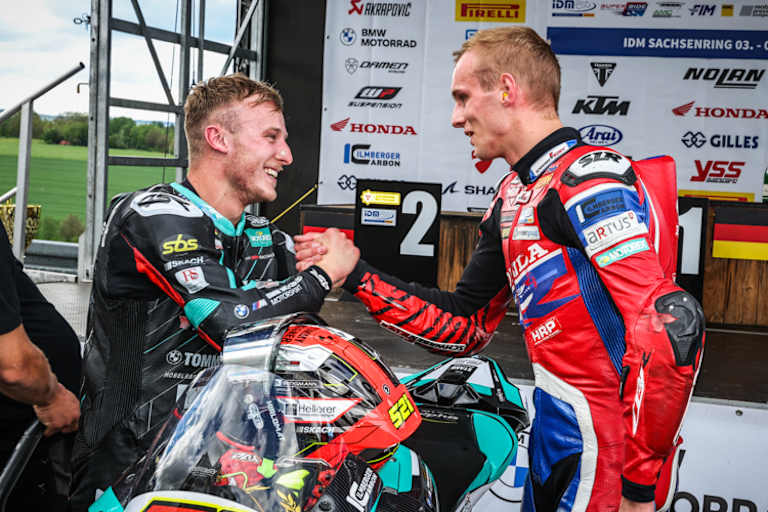 Hobelsberger und Alt (v.li.) im Ziel