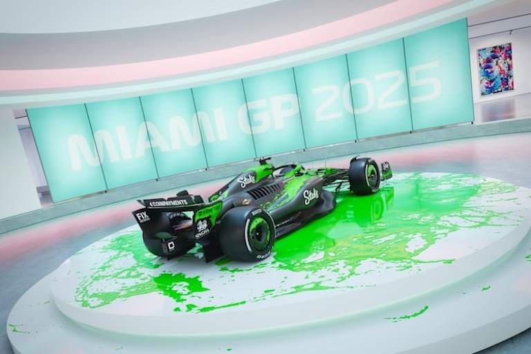 Die Lackierung soll den Eindruck frisch aufgetragener Farbe vermitteln