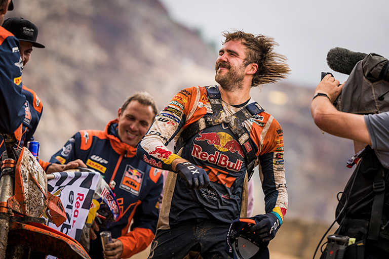 So sehen Sieger aus: Manuel Lettenbichler, Gewinner des Red Bull Erzbergrodeo 2023 und Favorit für dieses Jahr.