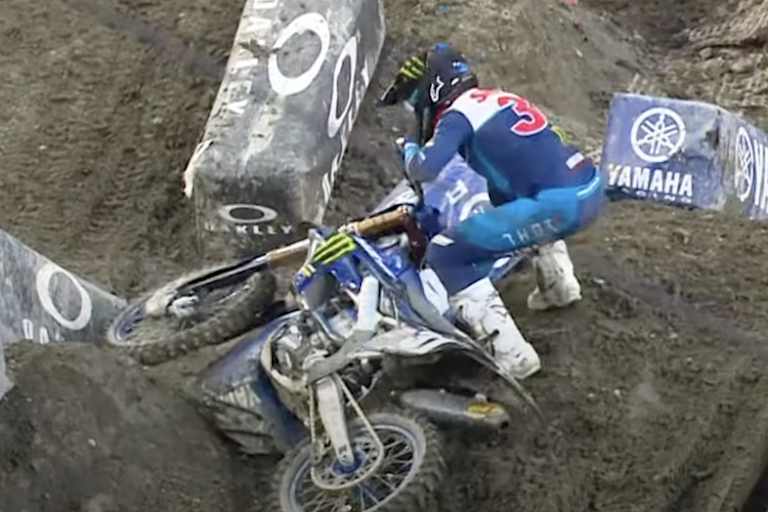 Jordon Smith nach seinem zweiten Crash