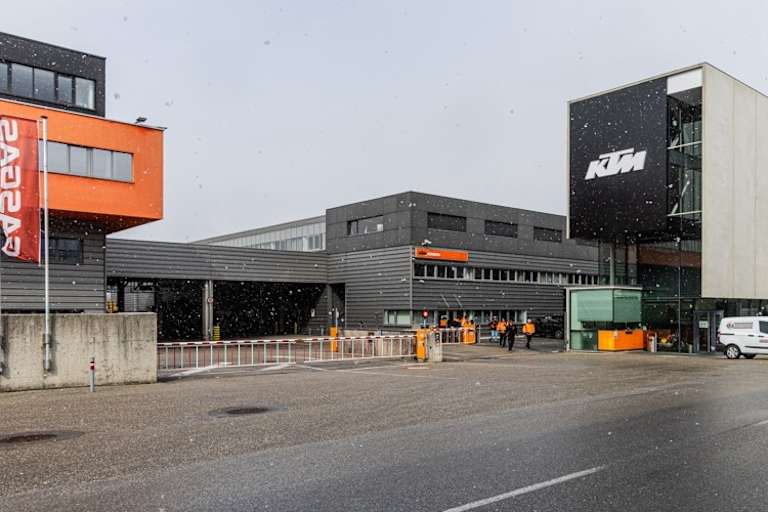 Am 17. März wurde die Motorradproduktion wieder aufgenommen