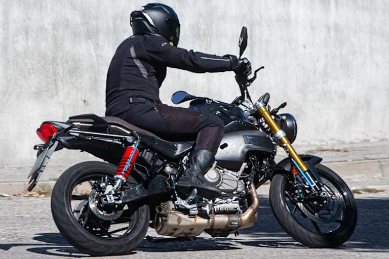 Der Prototyp der neuen Moto Guzzi mit Reihentwin