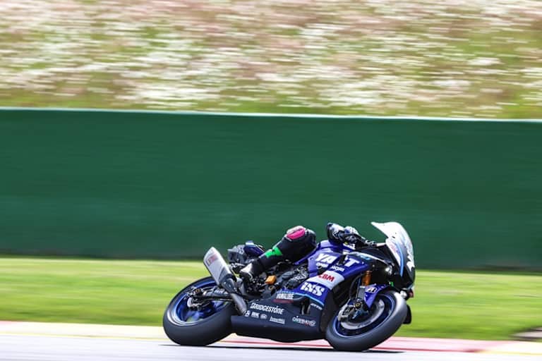 Die Yamaha R1 im Einsatz in Spa