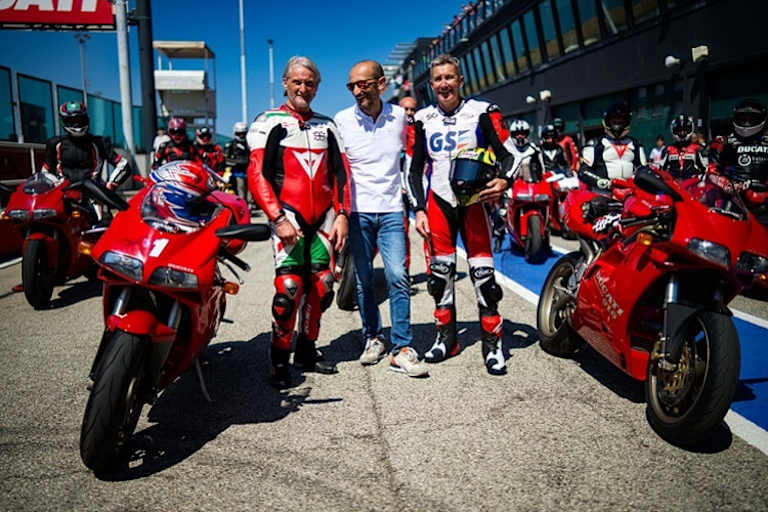 Irres Erlebnis: Mit Hunderten und Tausenden Ducatisti auf dem Misano Circuit 