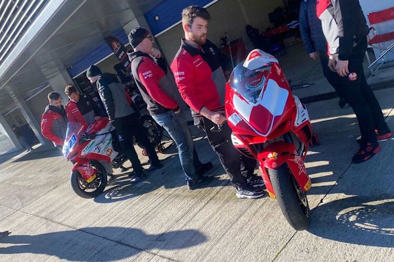 Die Techniker des MV Agusta-Teams sind bereit