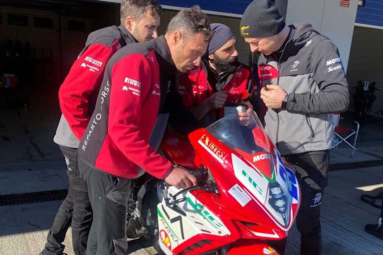 Schrötter testet ein neues Fahrwerk an der F3