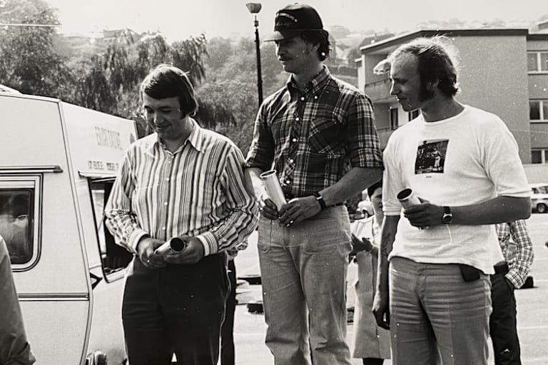 Die Pokale für die ersten Drei waren nicht unbedingt berauschend