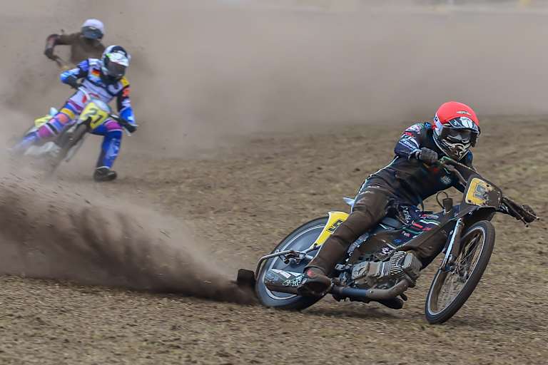 Daniel Spiller (hier bei der DM in Schwarme) vor Jörg Tebbe aus Dohren