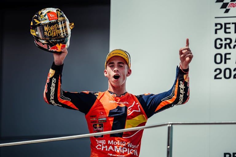 Pedro Acosta nach dem Gewinn des Moto2-WM-Titels 2023