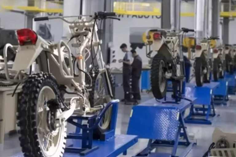 Kalashnikov hat schon eine Kleinserie der IZH Enduro hergestellt