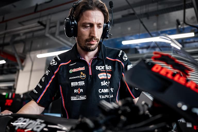 Aprilia-Renningenieur Pasquale Valente hat einen sehr wichtigen Job