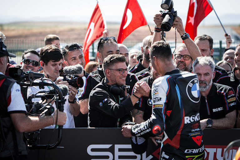 Chris Gonschor gehörte oft zu den ersten Gratulanten