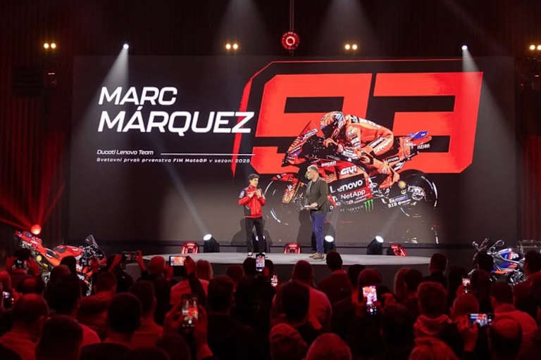 MotoGP-Champion Marc Marquez bei der WM-Siegesfeier von Akrapovic